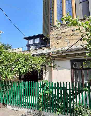 Продається 3-кімнатна квартира на землі в центрі міста. Odessa