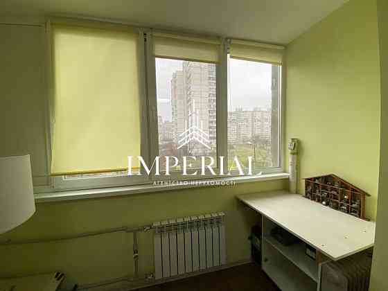 Продаж Квартира 3-кімнатна, 3/9 поверх на вул. Каштанова Київ