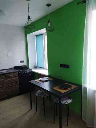 Оренда Квартира 2-кімнатна, 4/5 поверх на Санаторная ул., 12 Київ