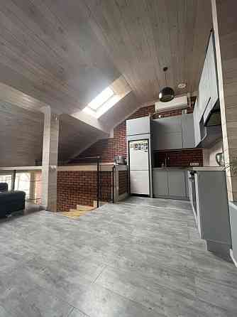 Продаж Квартира 3-кімнатна, 5/5 поверх на вул. Захисників Маріуполя Рівне