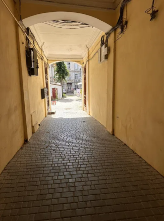 продам квартиру5-ти комнатную ул Серова Odessa