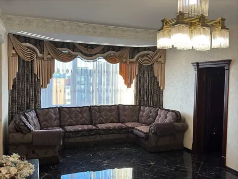 For rent 3-room Apartment 110 sq.m Олеся Гончара вулиця 3 Luts'k - photo 1