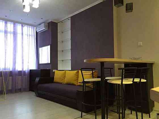 Оренда Квартира 1-кімнатна, 6/32 поверх на Жилянська, 118 Київ