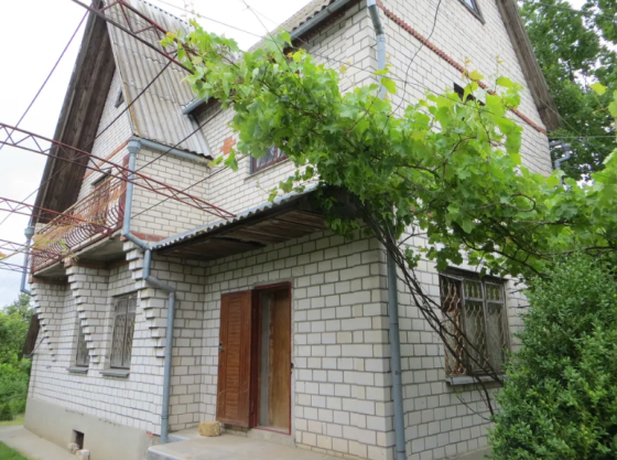 Продам 2-х этажный капитальный дом в Светлом (Лиманский р-н, 5 км от Одессы) Свитле