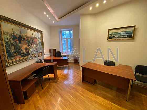 Оренда Будинок на Коцюбинського Михайла вул., 5 Киев