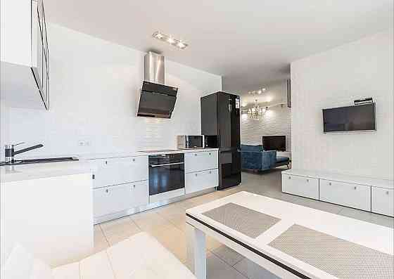 Продаж Квартира 3-кімнатна, 18/22 поверх на Саперно-Слобідська вул., д. 10 Киев