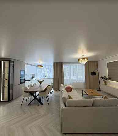 Продаж Квартира 3-кімнатна, 2/9 поверх на вул. Пирогова Ternopil'