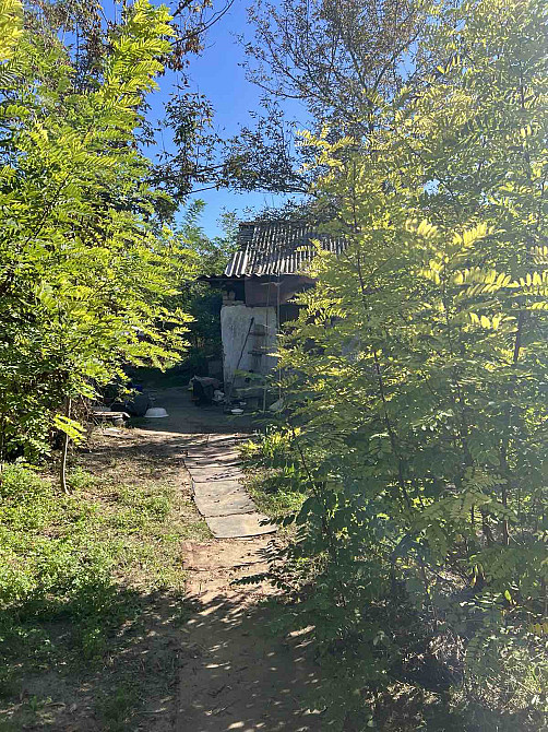 Продам фасадный  участок к ветхим строением в смт Черноморское Коминтерновский район Чорноморське - фото 1