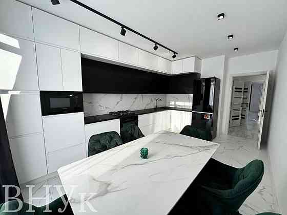 Продаж Квартира 3-кімнатна, 11/13 поверх на Княгинин вул., 44 Івано-Франківськ