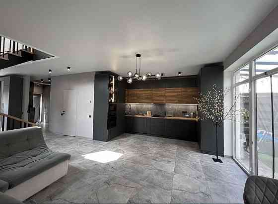 Продам Таунхаус з Євроремонтом у Червоному Хуторі Одесса