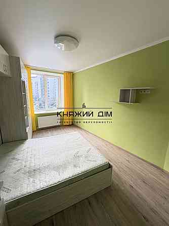 Оренда Квартира 1-кімнатна, 3/6 поверх на Небесной сотни ул. 