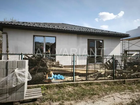 Продаж 1-поверховий Будинок з ділянкою 3 сот 110 кв.м 3 кімн. на Залізнична Ужгород