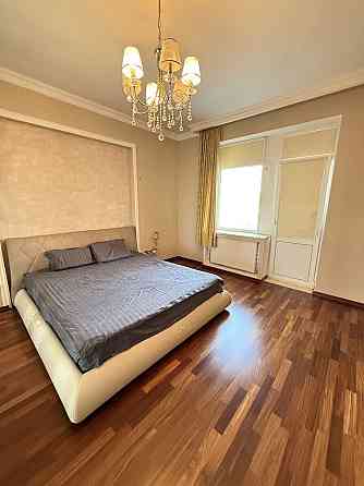 Продаж Квартира 2-кімнатна, 14/24 поверх на Коновальця Євгена вул., д. 32Б Київ