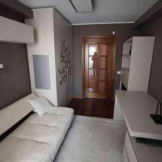 Продаж Квартира 3-кімнатна, 6/12 поверх на Шовковична вул., д. 48 Киев