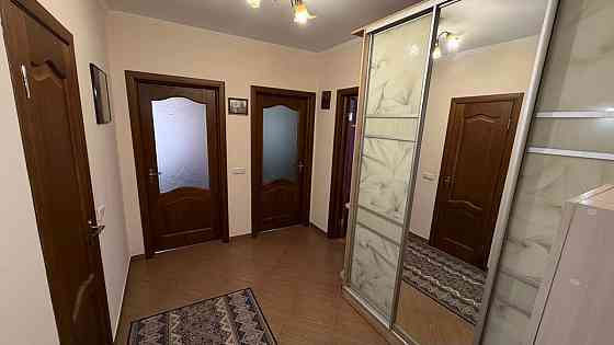 Продаж Квартира 2-кімнатна, 1/7 поверх на Двірська Крихівці