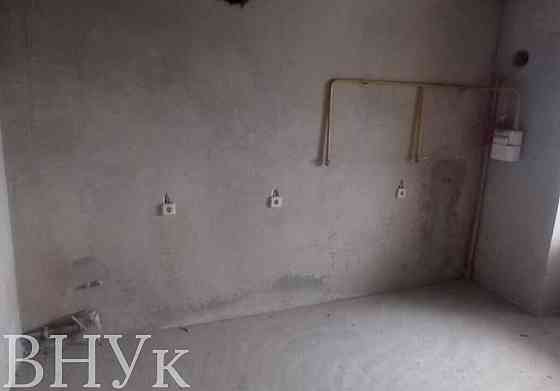 Продаж Квартира 3-кімнатна, 5/6 поверх на вул. Довженка О. Ternopil'