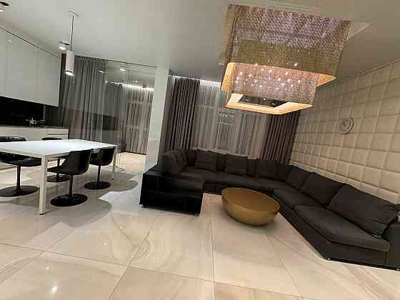 Продаж Квартира 4-кімнатна, 19/30 поверх на Андрія Верхогляда вул., д. 20а Київ