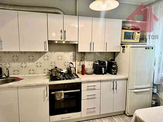 Продаж Квартира 3-кімнатна, 7/9 поверх на Міцкевича Ужгород