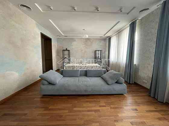 Оренда Квартира 5-кімнатна, 6/6 поверх на вул. Чернишевська Харків