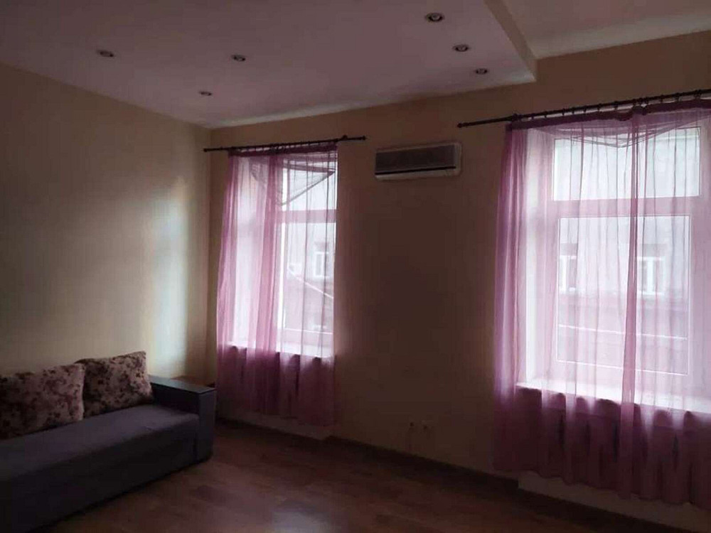 Оренда Квартира 2-кімнатна, 6/6 поверх на пл. Независимости Київ - фото 2