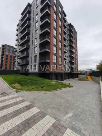 Продається Гараж Під легкове авто площа 21 кв.м 1-й поверх Легоцького 64Б Ужгород