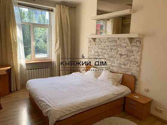 Оренда Квартира 2-кімнатна, 4/7 поверх на Эспланадная ул. Київ