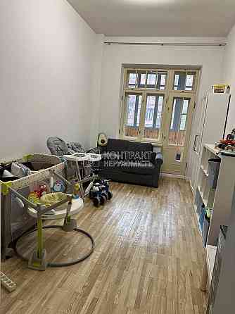 Продаж Квартира 5-кімнатна, 2/4 поверх на вул. Максиміліанівська Харків