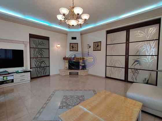 Продаж 3 поверхового будинку з ділянкою на 0.1 соток, 406 кв. м, 6 кімнат, Odessa