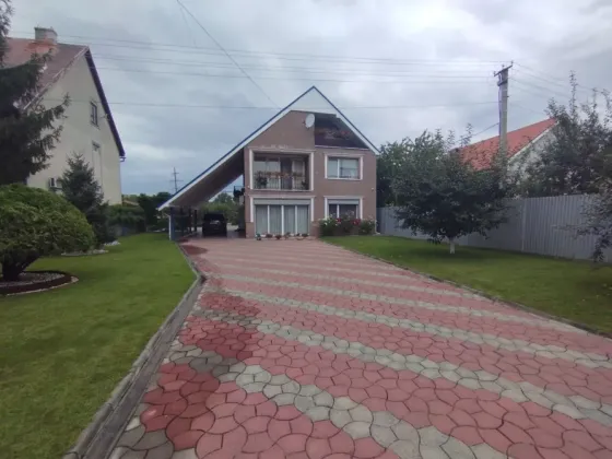 Продаж 3-поверховий Будинок з ділянкою 14 сот 160 кв.м 7+ кімн. на Центральна Ужгород