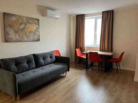 Оренда Квартира 3-кімнатна, 15/19 поверх на ул. Белорусская Киев