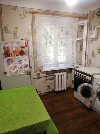 Оренда Квартира 2-кімнатна, 2/4 поверх на Криворожская ул., 22 Дніпро