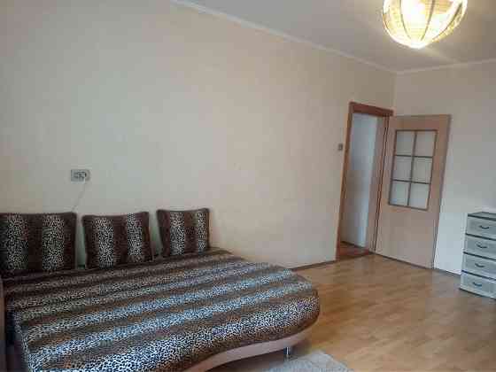 Оренда Квартира 1-кімнатна, 16/18 поверх на улица Драгоманова, д.1 Київ