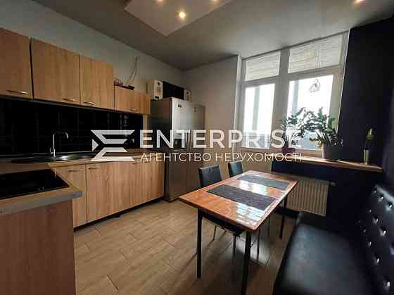 Оренда Квартира 1-кімнатна, 16/16 поверх на вул. Комарова Космонавта Kiev