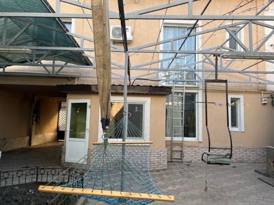 Продам 2-х этажный дом на 3 семьи на Слободке Одеса