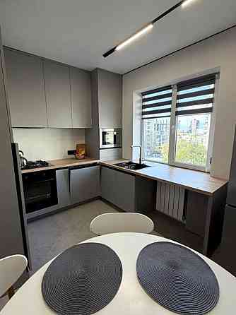 Продаж Квартира 3-кімнатна, 6/9 поверх на улица Хорольская, д.8/4 Kiev