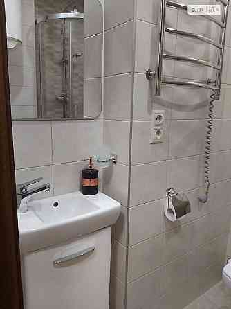 Оренда Квартира 1-кімнатна, 3/14 поверх на проспект Соборності, 17 Kiev