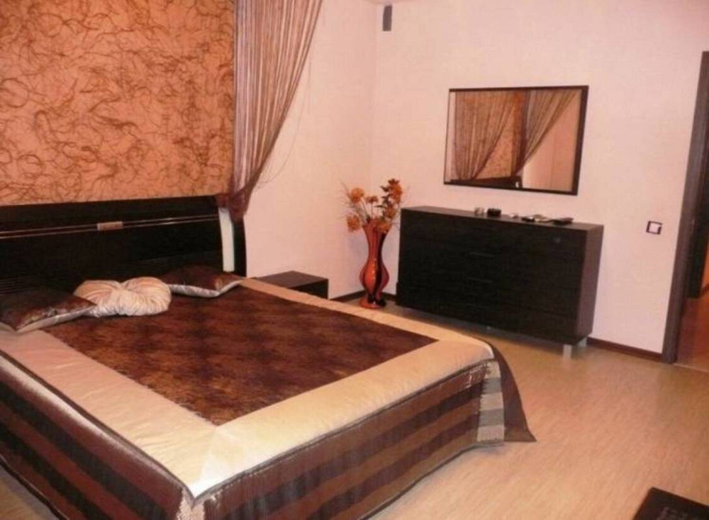 Оренда Квартира 3-кімнатна, 14/14 поверх на ул. Анны Ахматовой, 13д Киев - изображение 4