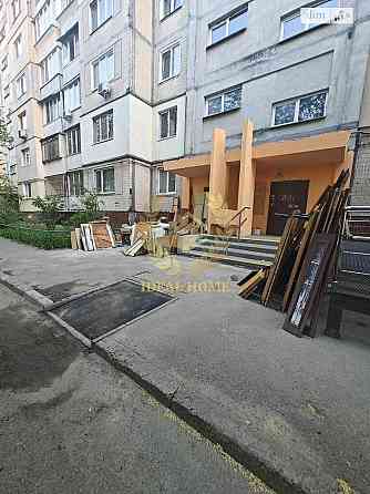 Продається 2-кімнатна квартира поблизу метро Дорогожичі Київ