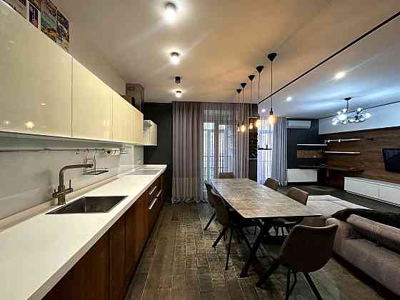 Продаж Квартира 3-кімнатна, 6/16 поверх на Регенераторна вул., д. 4, к.5 Киев