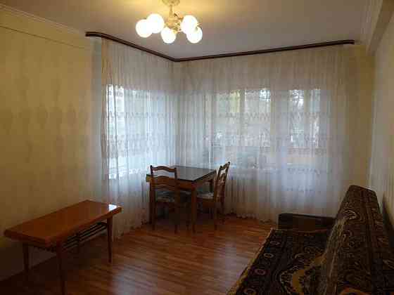 Оренда Квартира 2-кімнатна, 2/5 поверх на Миропольская ул., 27/16 Киев