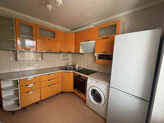 Оренда Квартира 2-кімнатна, 8/16 поверх на Райдужна, 17-А Киев