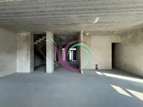 For sale 3-storey   250 sq.m 4 rooms at Незалежності вулиця  - photo 3