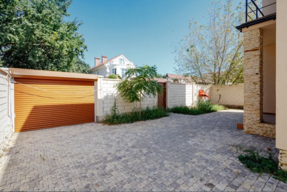 Современный дом в Совиньоне-3 Лиманка