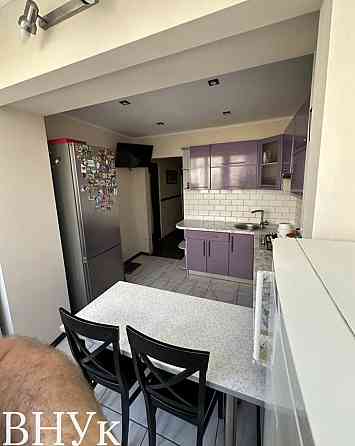 Продаж Квартира 4-кімнатна, 3/5 поверх на героїв майдану Чернівці