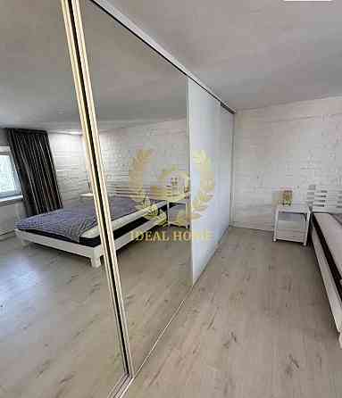 Продаж Квартира 2-кімнатна, 15/15 поверх на Отдыха ул., 12 Kiev