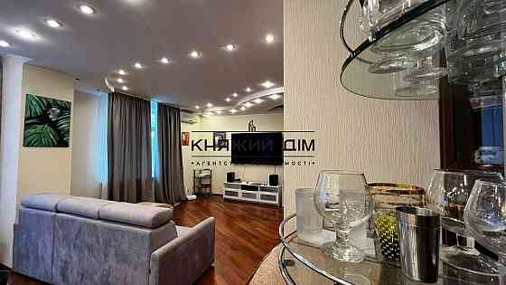 БЕЗ КОМІСІЇ !!! Оренда дворівневої 4-х к. кв. з великою терасою у центрі, м. Палац Україна. № 11200712 Киев