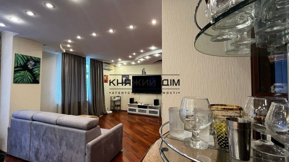 БЕЗ КОМІСІЇ !!! Оренда дворівневої 4-х к. кв. з великою терасою у центрі, м. Палац Україна. № 11200712 Киев - изображение 3