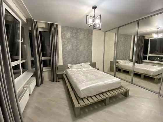 Оренда Квартира 2-кімнатна, 22/24 поверх на ул. Заречная, 1б Киев