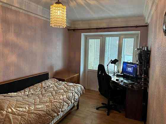 Продаж Квартира 2-кімнатна, 3/8 поверх на Голосіївський вул., д. 114 Kiev