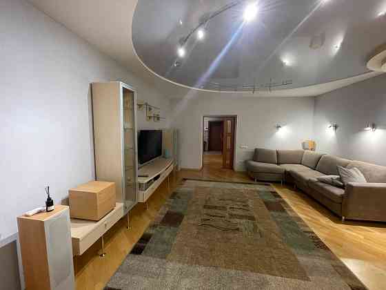 Продаж Квартира 3-кімнатна, 7/18 поверх на Володимира Івасюка вул., д. 12д Kiev